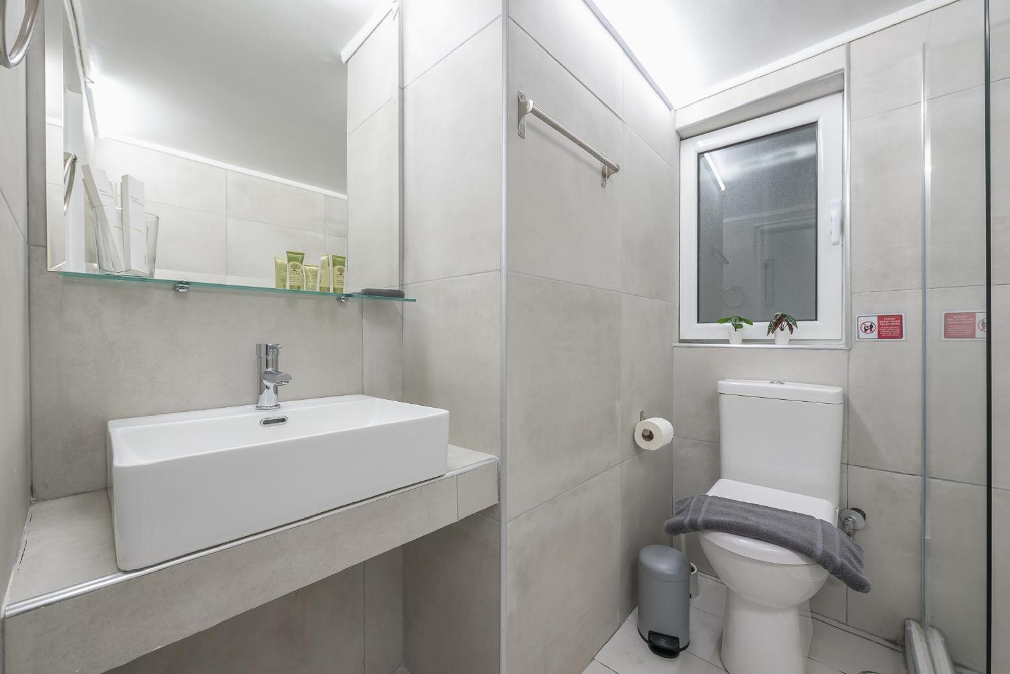 Contemporary Apartment 200M From Acropolis 100Mbps Netflix أثينا المظهر الخارجي الصورة